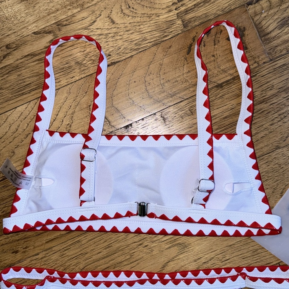 NWT Bikini White Red Flowers Cheeky S - Picture 6 of 8